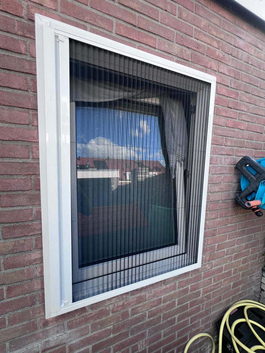 Plisséhor gemonteerd op kozijn